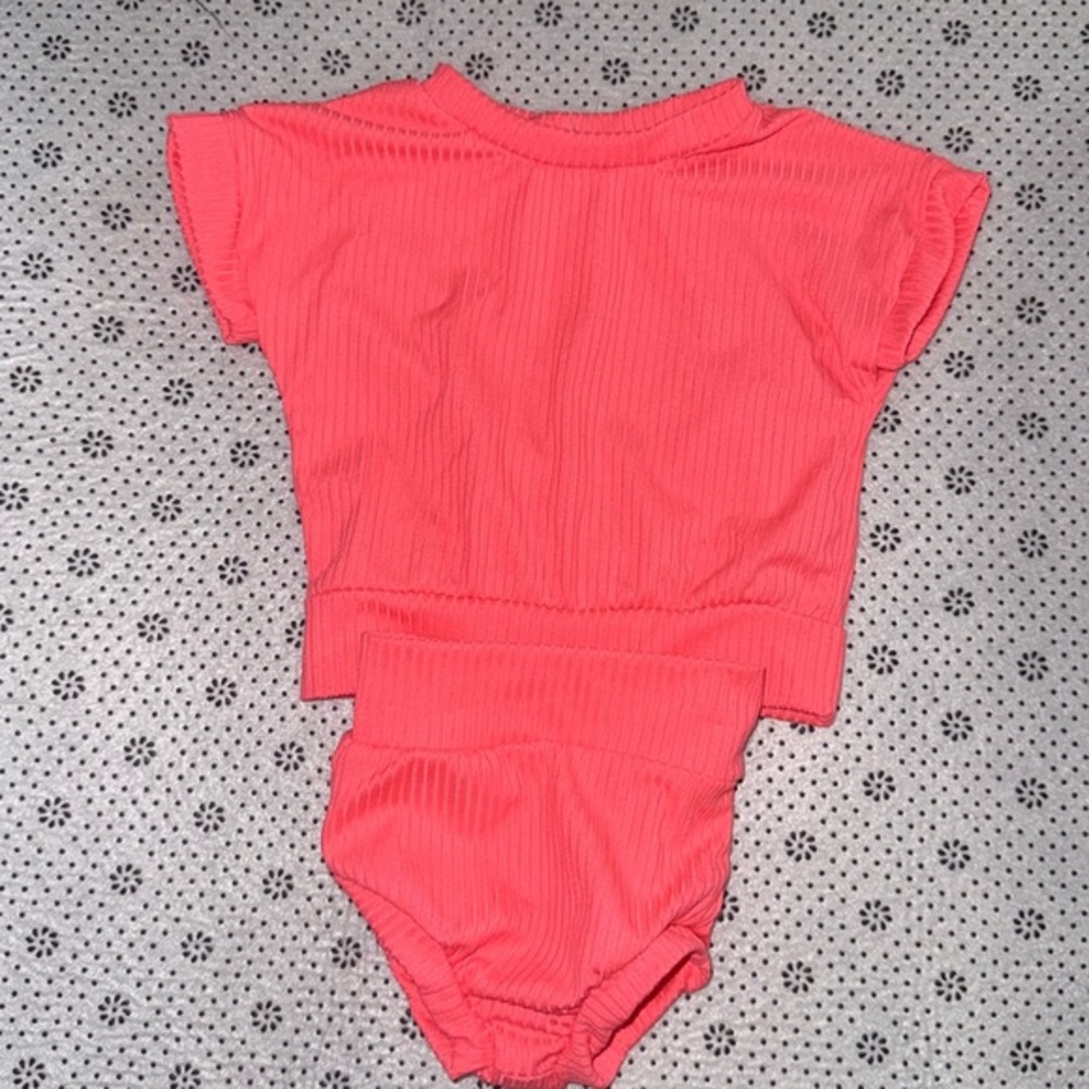 🛍 PRETTY Little GIRLS OUTFIT SIZE 0-3 MONTHS 🛍